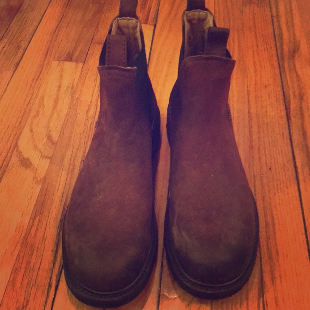 Frye Rainer Chelsea Boots